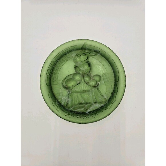 Antique EAPG Green Glass Plate Or Dish "An Easter Lay" Rabbit Eggs Basket 6 Inch - Picture 1 of 5